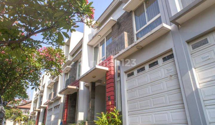 Townhouse Senayan Golf Residence 4 Kamar Tidur Siap Huni