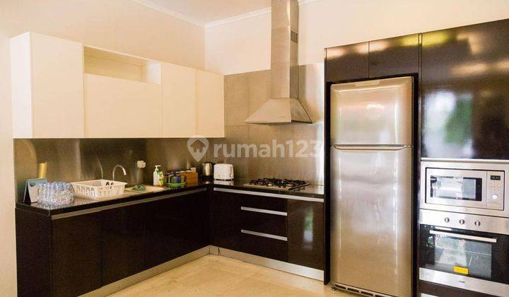 Townhouse Senayan Golf Residence 4 Kamar Tidur Siap Huni