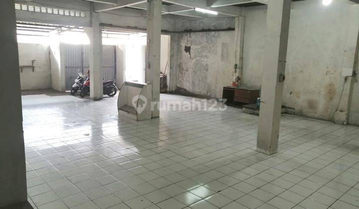 Disewakan Ruko Besar 3 lantai  di Gunung Batu - Pasteur 6