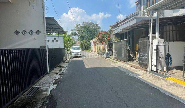 Dijual Rumah 2 Lantai Siap Huni di Komplek Margahayu raya 2