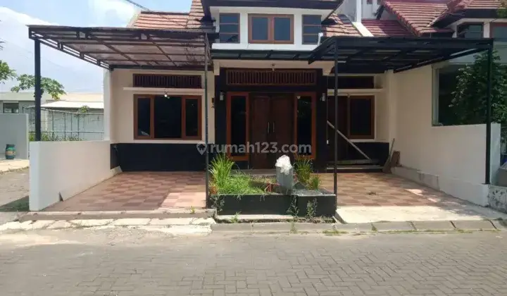 Disewakan Tahunan Rumah 1 Lantai Siap Di Komplek Pinus Regency soeta 1