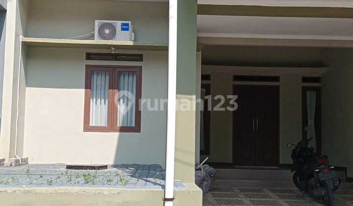 Disewakan Rumah Nyaman 2 Lantai Dalam Komplek Di Bojong Koneng cikutra Bandung