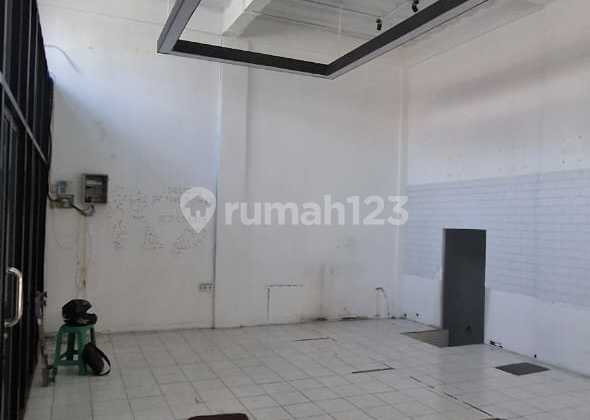 For Sale 3-Story Shop House in a Strategic Location Suitable for Various Businesses on Jl. Raya Banjaran-Soreang 2