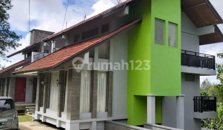 Dijual Villa 3 lantai di Istana Bunga Parongpong-Lembang Dijual Villa 3 lantai di Istana Bunga Parongpong-Lembang