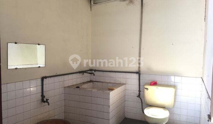 Dijual Rumah lama Lokasi Di Area Komersil Mainroad Burangrang 2