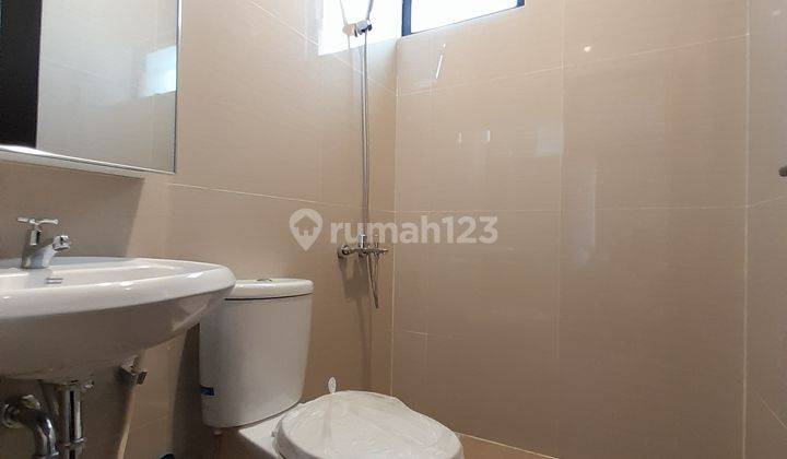 Rumah baru free biaya² nempel kawasan bsd,tol bsd dan stasiun 8