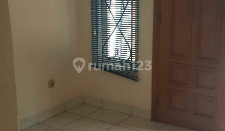 Citra 2 Ext House, West Jakarta. Area 190 M2 2