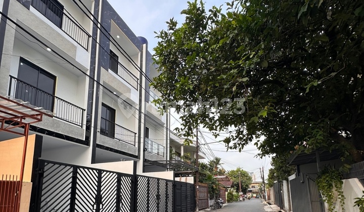 Rumah Baru Jl Angsana Raya Jak Bar 2