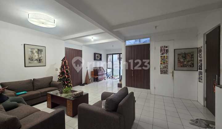 For Sale, Serene Atmosphere Villa with Strategic Location on Jl. Cepoko Gunung Pati Semarang 1