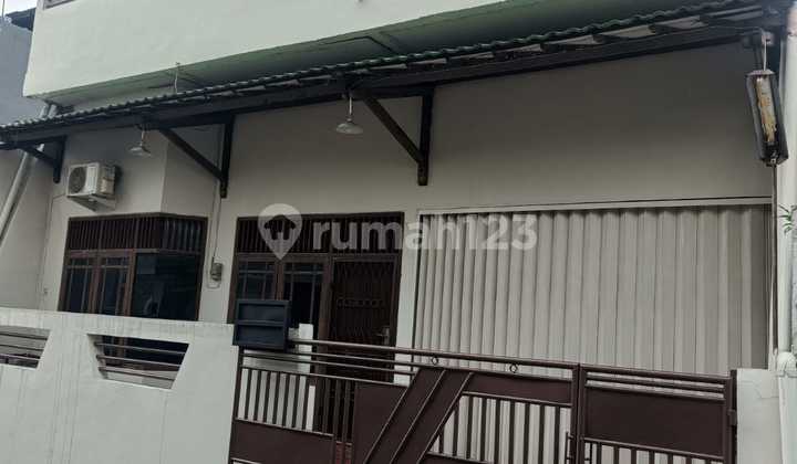 Dijual Rumah Lokasi Strategis di Jl. Delta Mas Semarang 1