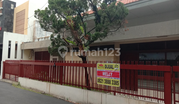 For Sale Ready-to-Use Central City House on Jl. Anggrek, Semarang 1
