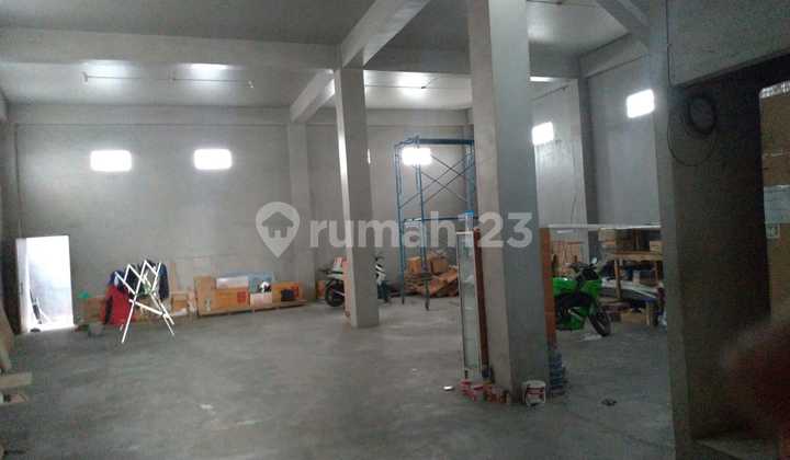 For Sale Fast Strategic Location Shop House on Main Road Jl. Woltermonginsidi, Semarang 2