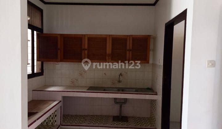 Disewakan Rumah Lokasi Strategis Di Jl. Permata Biru Semarang  2