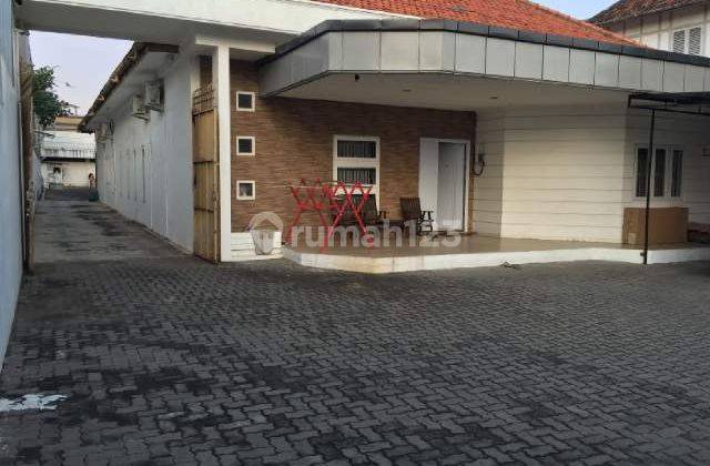 Dijual Rumah Luas Lokasi Tengah Kota di Jl. Dr. Cipto Semarang 1