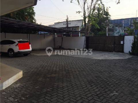 Dijual Rumah Luas Lokasi Tengah Kota di Jl. Dr. Cipto Semarang 2