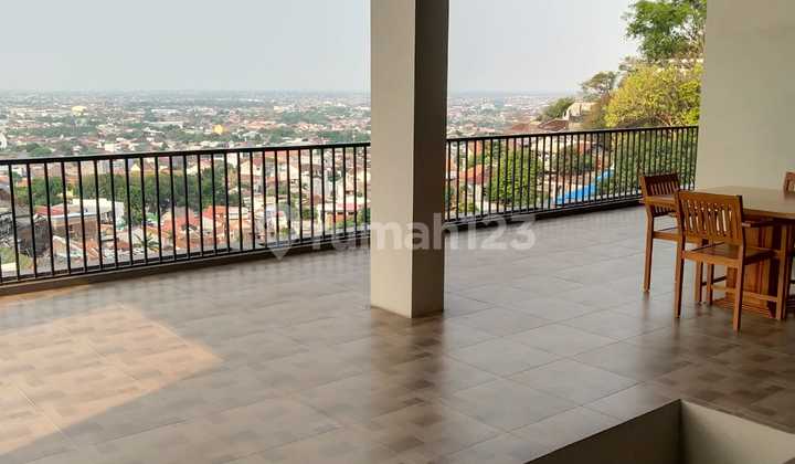 For Sale 3-Story Luxury House with Special View in Singotoro Semarang 2