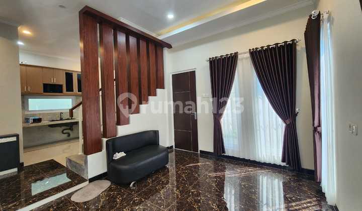 Dijual Rumah Induk dan Rumah Kos Jl. Karonsih Semarang 2