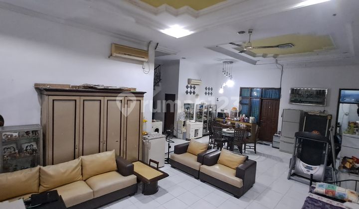 For Sale 2-Story House Strategically Located Near the City on Jl. Kayu Mas Semarang 2