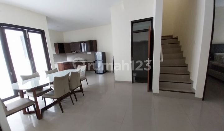 Dijual Rumah Mewah Full Furnish di Pandanaran Hills Semarang 1