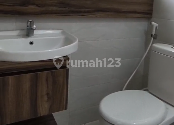 Dijual Rumah 2 Lantai Perum Kedaton Park Bsb Semarang 2