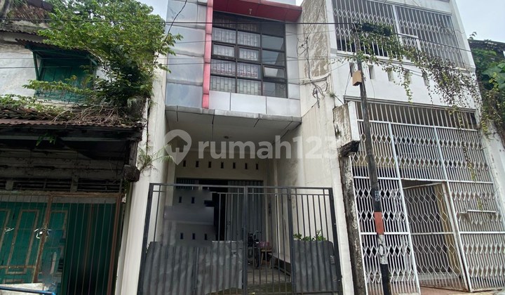 Dijual dan Disewakan Ruko Lokasi Pusat Perdagangan Semarang di Jl. Petudungan Semarang 1
