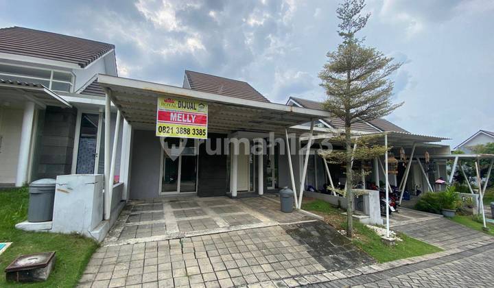 For Sale: House in the Elite Area of Yellow Leaf Citragrand Semarang