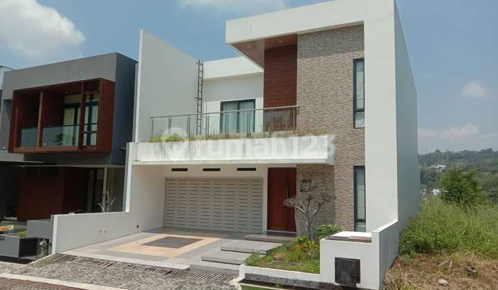 Dijual dan Disewakan Rumah di Salah Satu Perum Mewah Jl. Montana Candi Golf, Semarang 1