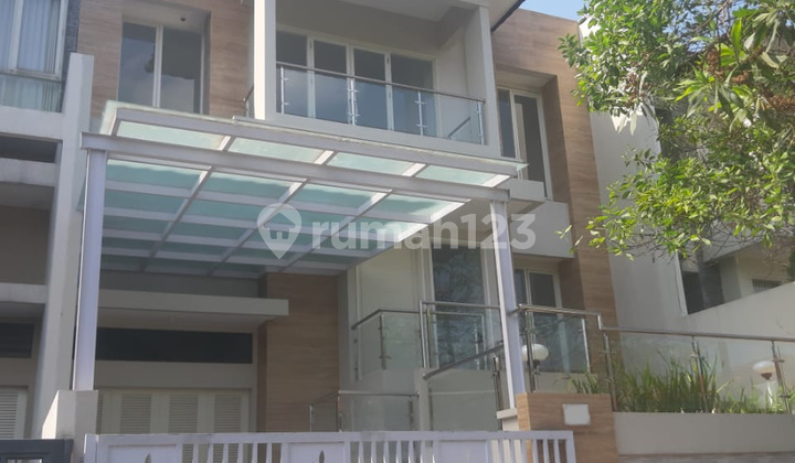 House in One of the Luxury Green Royalle Housing, Candi Golf Semarang 1