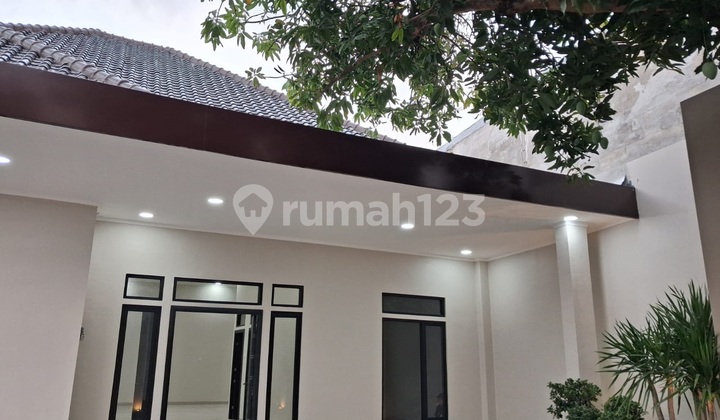 Dijual Rumah Baru Bebas Banjir di Jl. Halmahera Semarang 1
