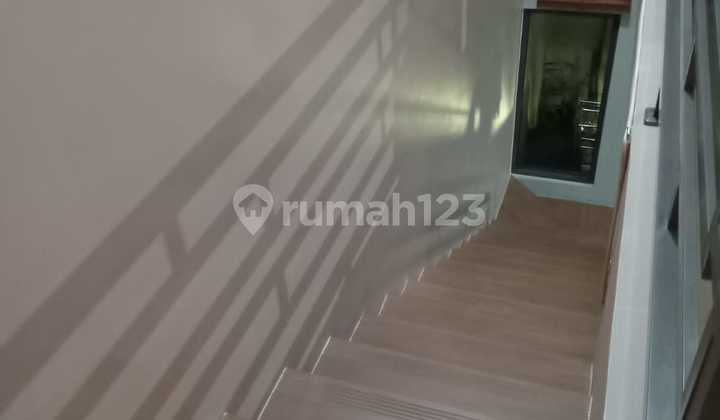 Dijual Rumah Mewah Lokasi Perumahan Pandanaran Hill Semarang 2