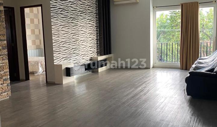Rumah Mewah Full Furnished 2 Lantai  Dengan Kolam Renang Di Jl. Griya mas Papandayan Semarang 1