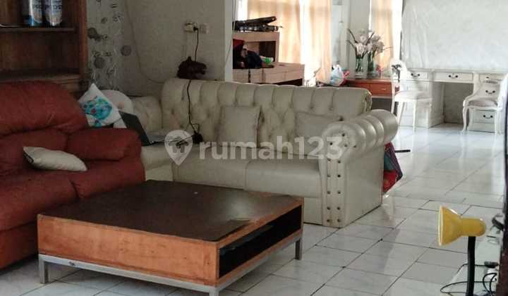 For Sale 2-Story House Strategically Located Near the City on Jl. Kayu Mas Semarang 1