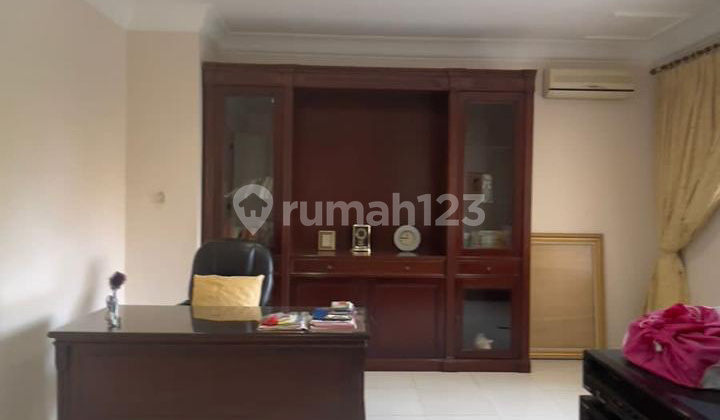 Front Block Tropical Family Graha House