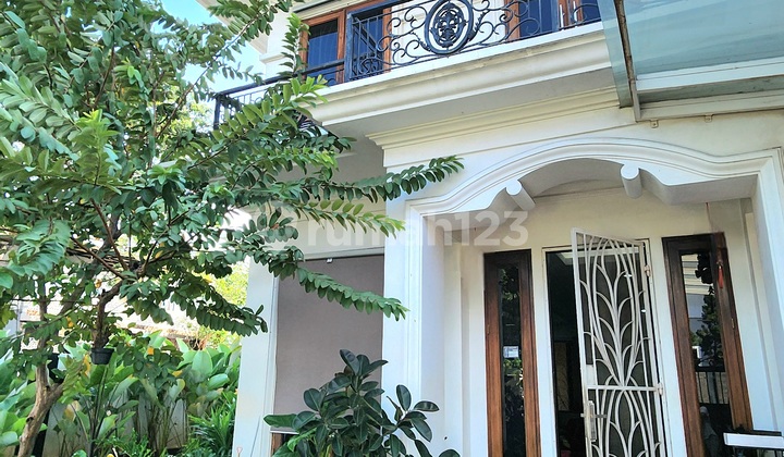 Hook House Duta Garden Facing East and South