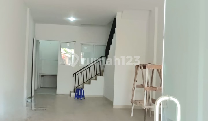 Permata Hijau 4-Storey Shophouse Facing Main Road 2