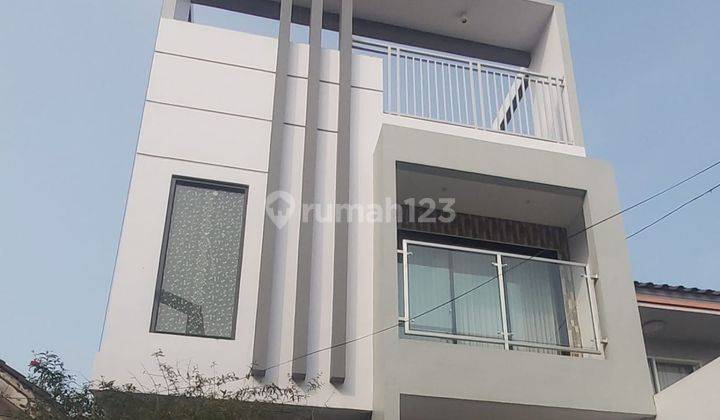 Rumah di Karawaci Residence 3 Lantai Sudah Renovasi furnished  1