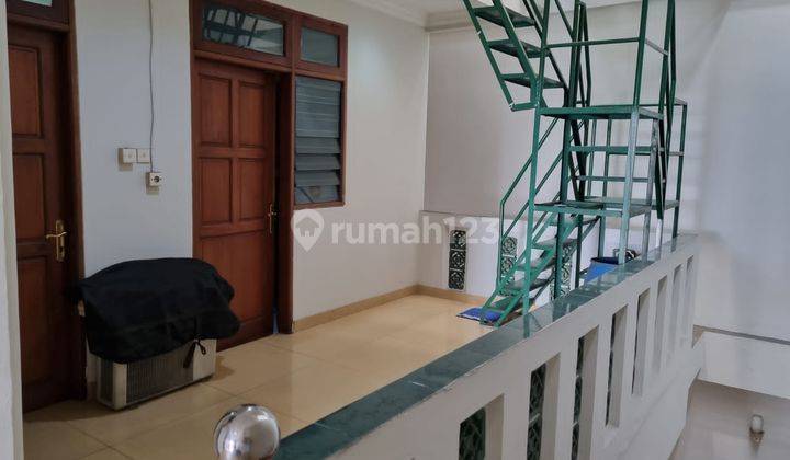 Rumah pinggir jalan raya di Makaliwe Raya 3 Lantai bisa untuk usaha 2