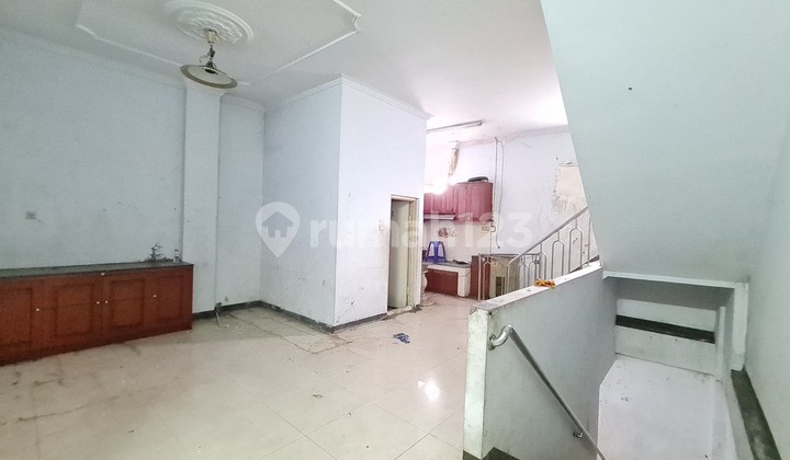 Rumah di Jembatan besi 3 lantai murah 7
