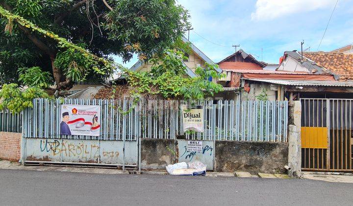 MURAH Rumah tua hitung tanah saja di mangga besar tidak banjir 2