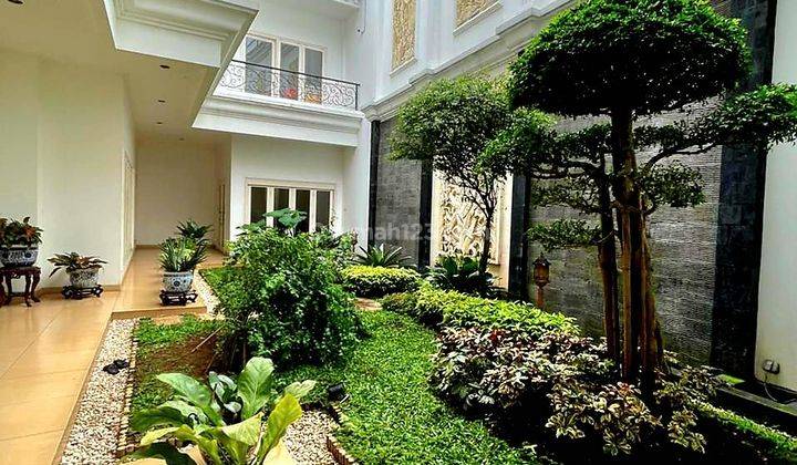 Rumah mewah di Taman Tirta Golf BSD siap huni 1