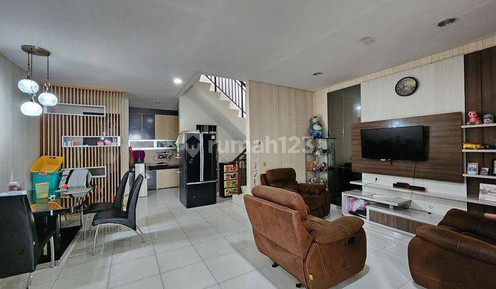 Rumah di Whelford Greenwich BSD 3 Lantai Hadap Utara 2