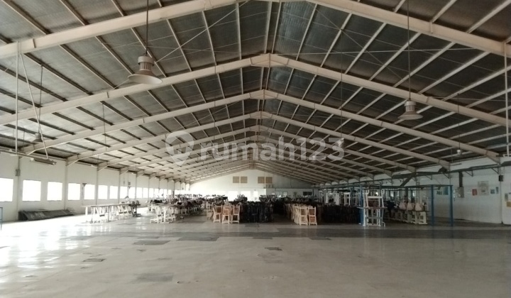 FOR SALE: Garment Factory on Mercedes Benz Street, Bogor Location: Cicadas Village, Gunung Putri District, Bogor Regency