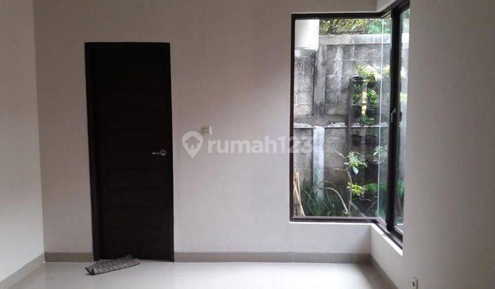 Rumah Kencanaloka Bsd Shm Hadap Utara 2