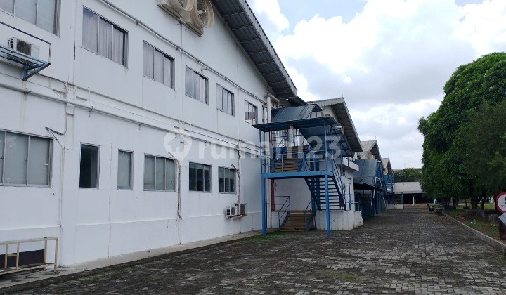 FOR SALE: Garment Factory on Mercedes Benz Street, Bogor Location: Cicadas Village, Gunung Putri District, Bogor Regency
