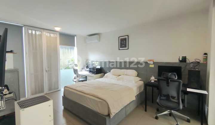 Phg Crown House Gading Serpong Facing North