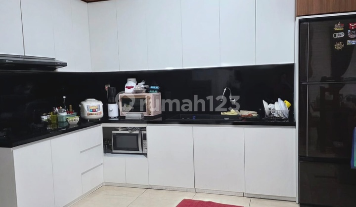 For Sale House in BSD De Latinos La Vintage Semi-Furnished 2