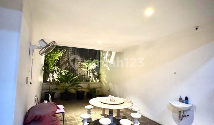 Dijual Rumah Mewah Classic Permata Buana Jakarta Barat 2