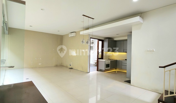 Rumah Puri Botanical Eugenia Hadap Utara 2