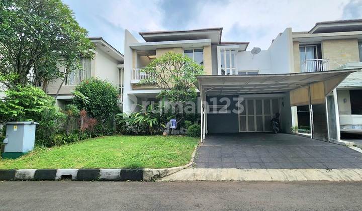 Rumah Puri Botanical Eugenia Hadap Utara Rumah Puri Botanical Eugenia Hadap Utara