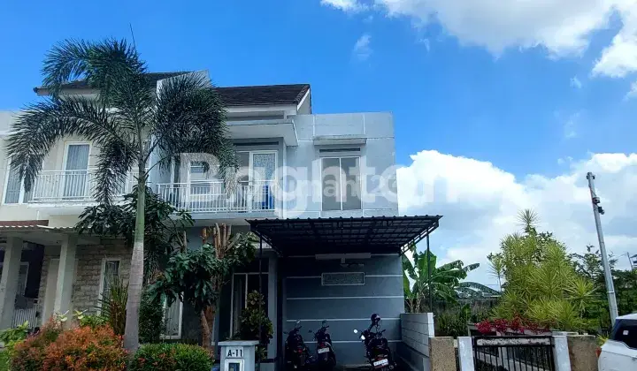 Jual Rumah Minimalis modern dua lantai posisi pojok perumahan di Kota Malang 1